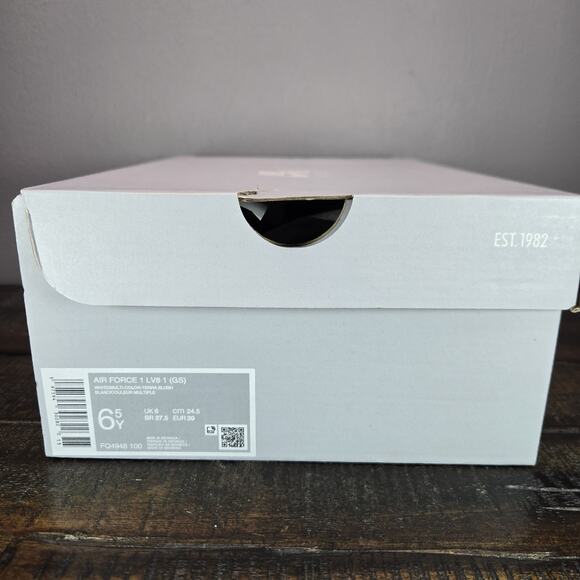 NEW Nike Air Force 1 LV8 GS Youth Kids Size 6.5 Rainbow Swoosh White FQ4948 100 - Picture 12 of 12